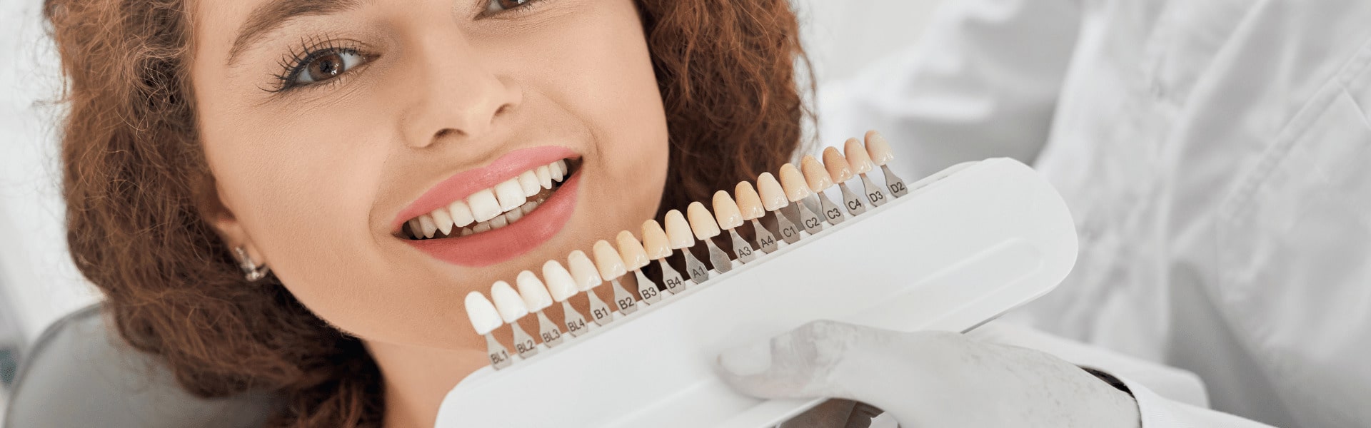 Teeth Bonding vs Veneers: Which one Right for You?
