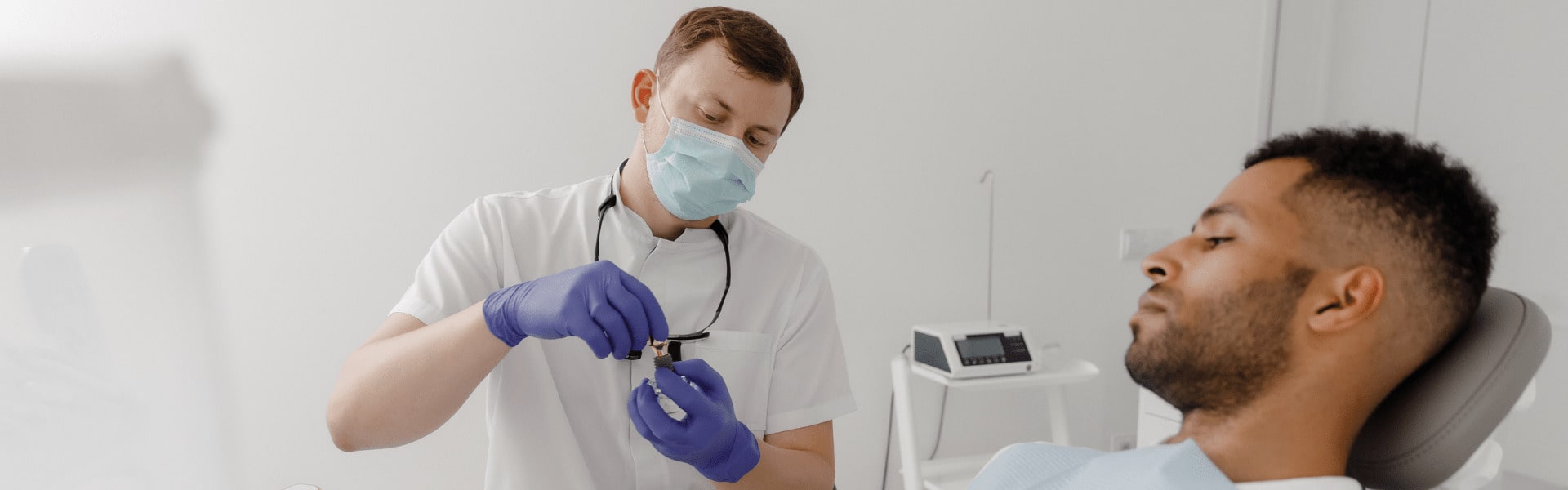 Post-Surgery Care for Dental Implants A Comprehensive Guide