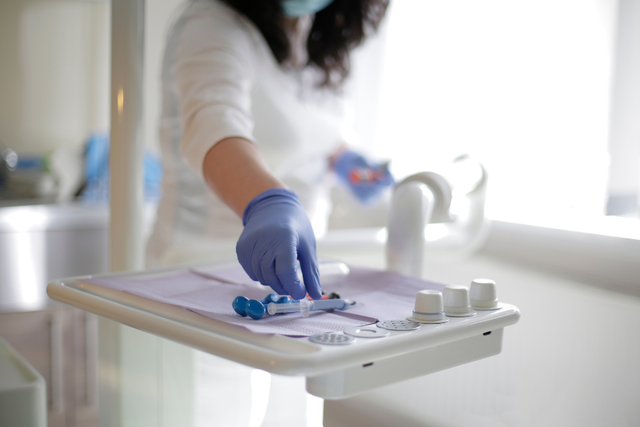 Post-Surgery Care for Dental Implants A Comprehensive Guide